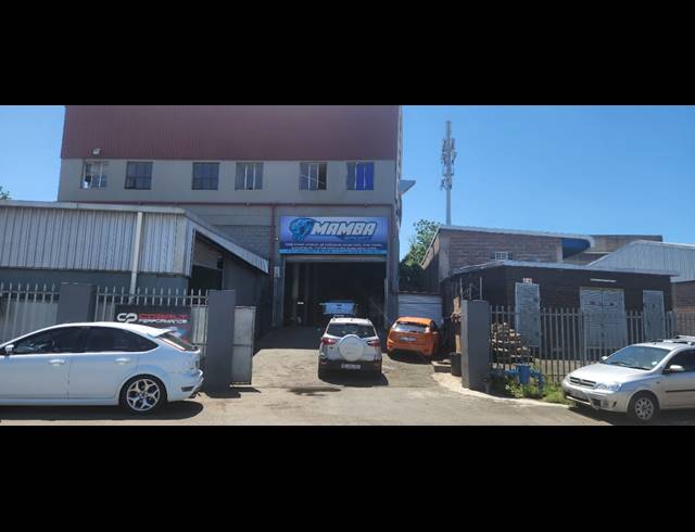 340M² WORKSHOP TO LET IN SEA COW LAKE